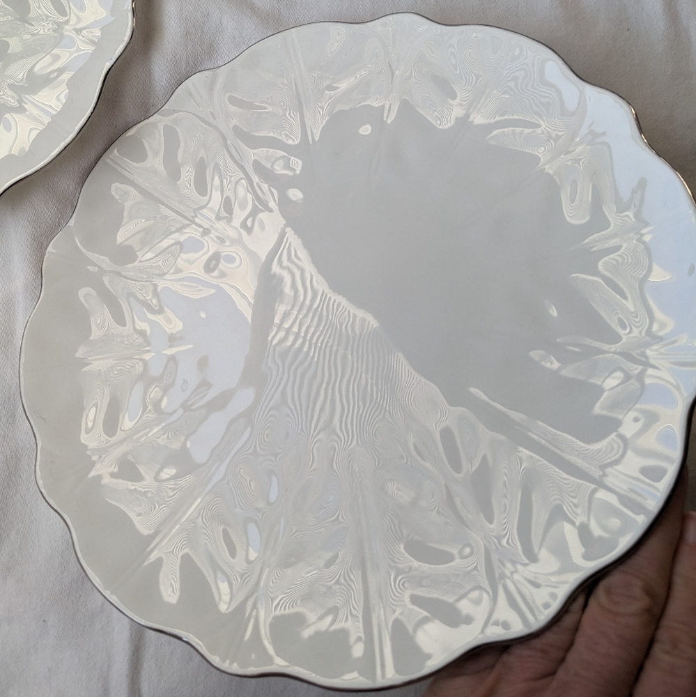 Vintage Aynsley Spring Crocus White Bone China Silver Rim - 2 Dinner Plates - Picture 2 of 10